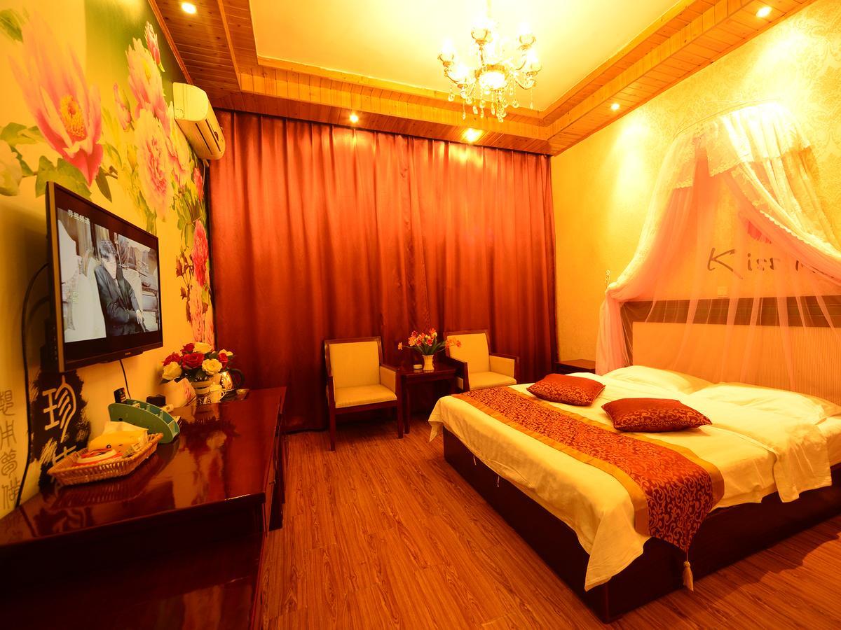Emeishan Moon Bay Hotel Exterior foto